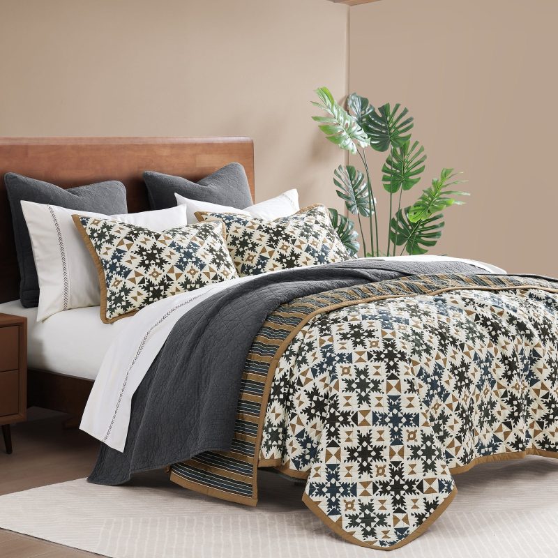 Mosaic Reversible Quilt Set Quilt