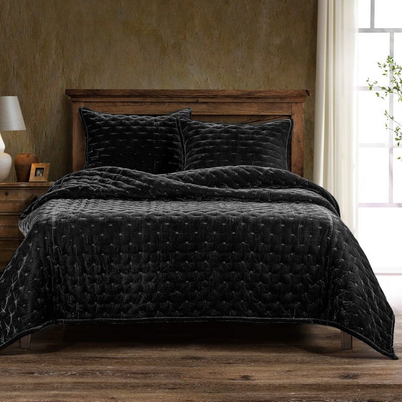 Stella Faux Silk Velvet Quilt Quilt / Queen / Black Quilt